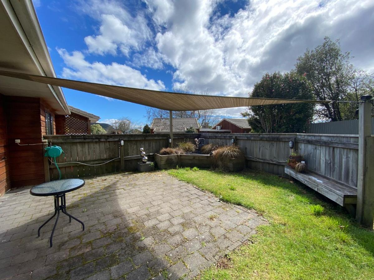 Motuoapa Bay Chalets Turangi Exterior photo