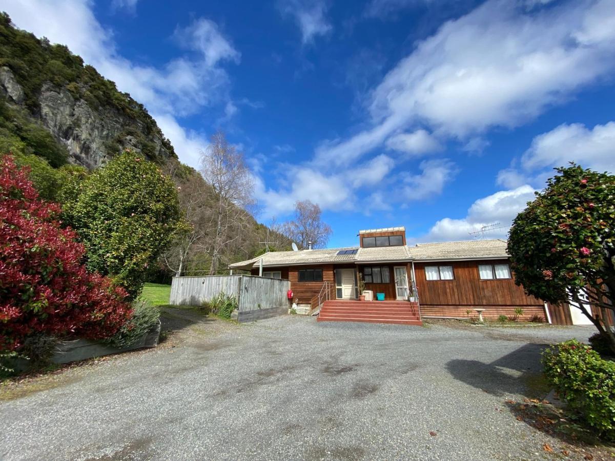 Motuoapa Bay Chalets Turangi Exterior photo