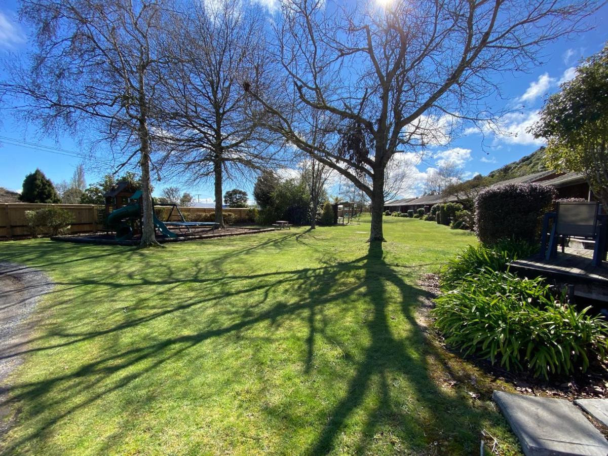 Motuoapa Bay Chalets Turangi Exterior photo